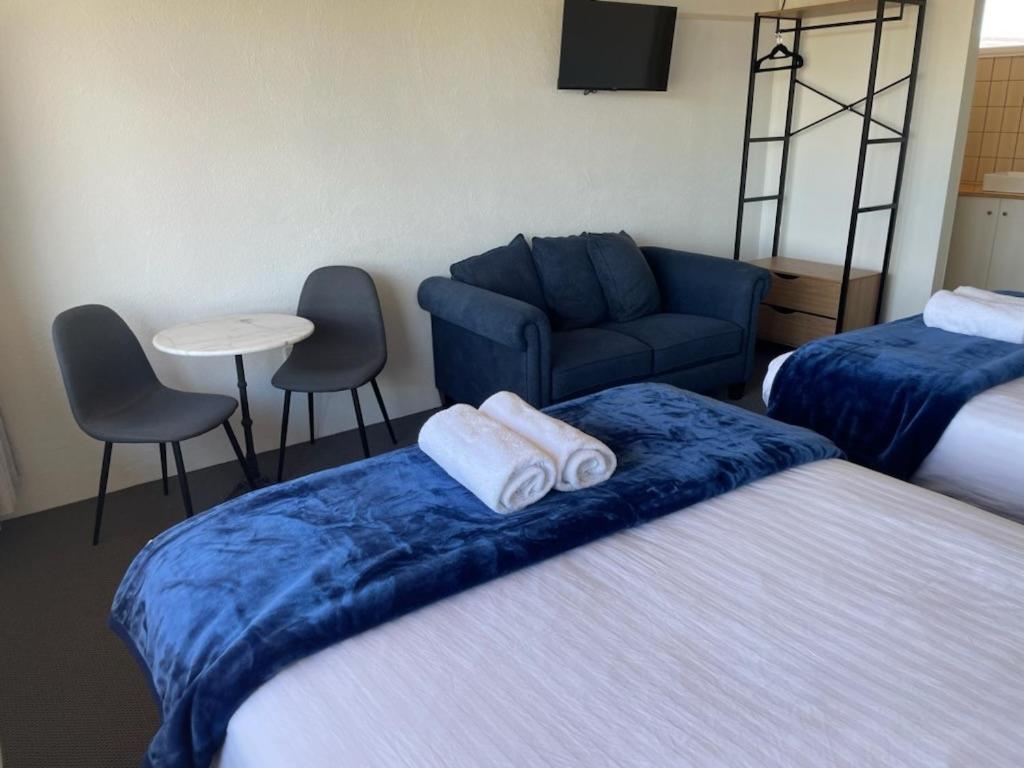 Happy Wanderer Motel Lake Boga On The Lake With Lake Views Luaran gambar