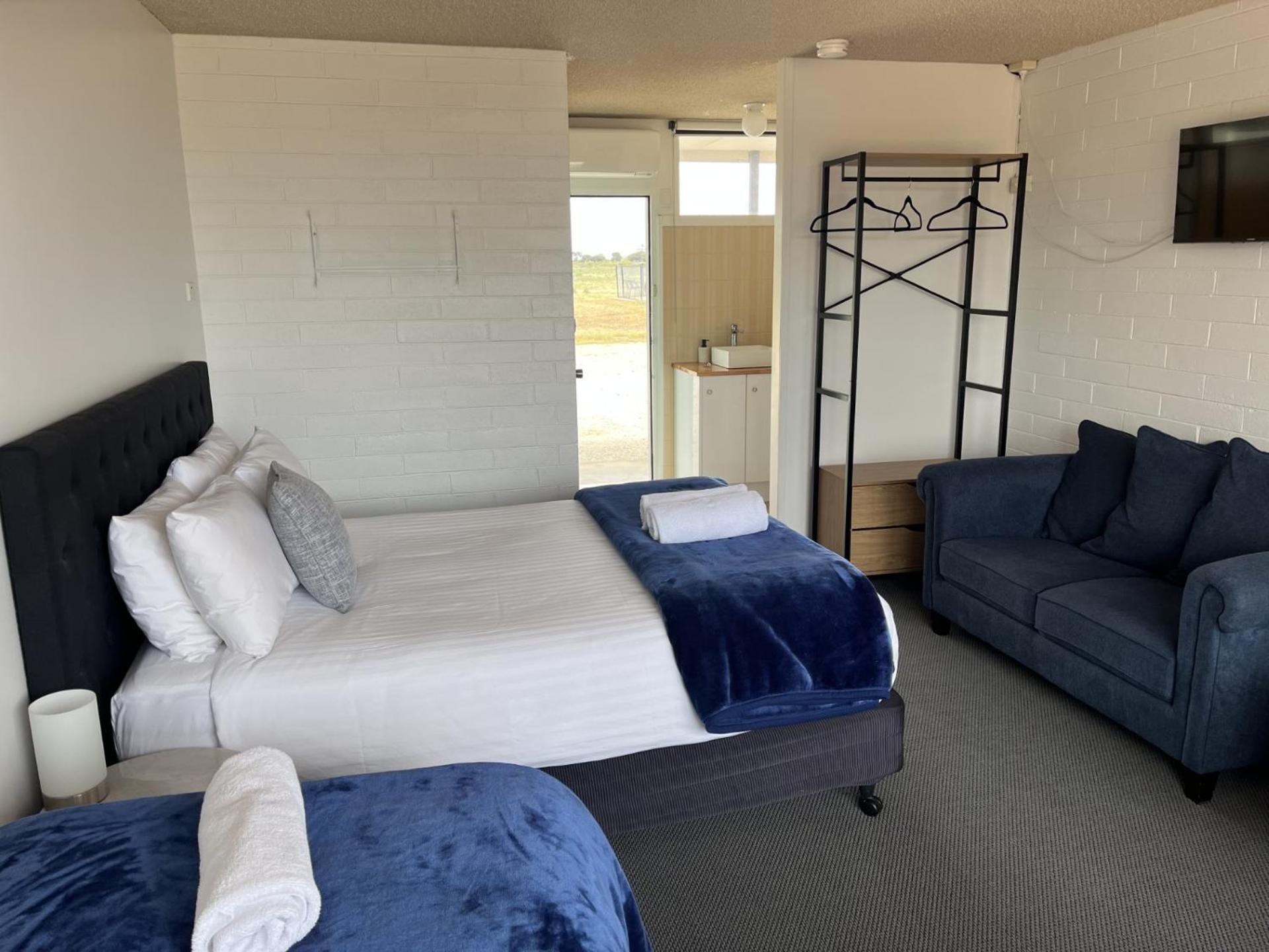 Happy Wanderer Motel Lake Boga On The Lake With Lake Views Luaran gambar